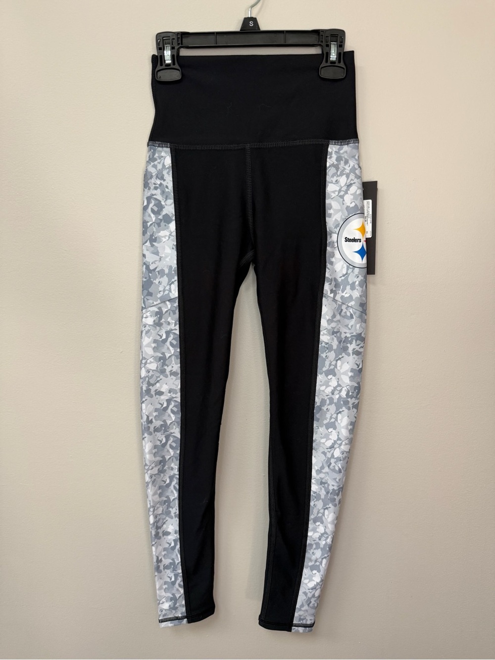 Certo NFL Apparel Women’s Steelers Black High-Waist Leggings